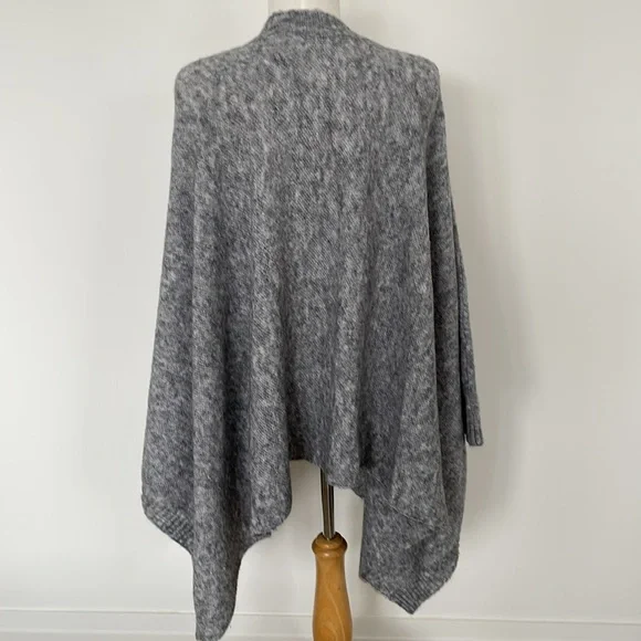NWOT SURKANA Oversize Shawl Sweater. Heather Grey Colour.  Size: One Size - Picture 5 of 10